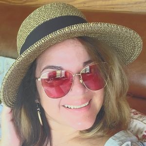 Meet your Posher, Brenda